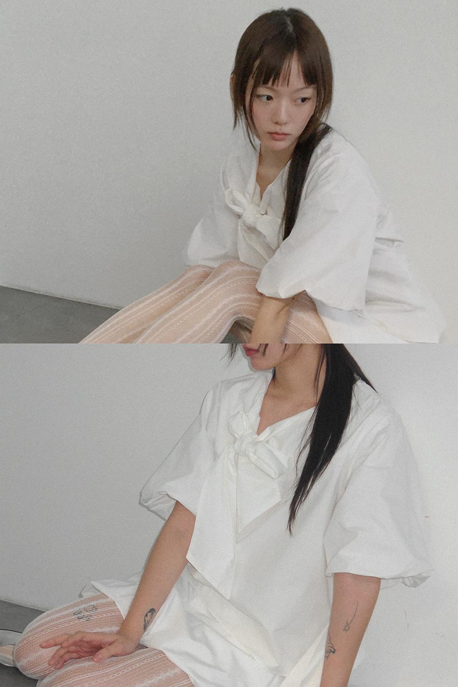 BUNNY PUFF BLOUSE