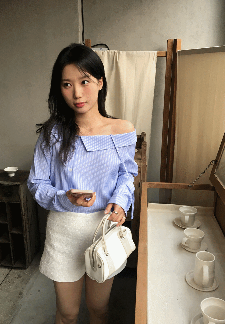 [봄신상] 레넌 오프숄더 스트라이프 셔츠 2color