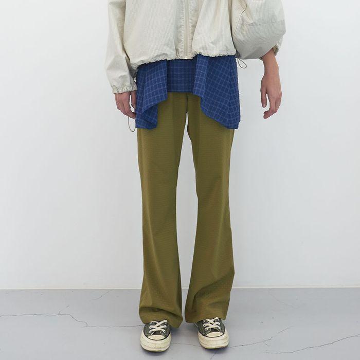 핀치 도트 밴딩 부츠컷 팬츠 (Khaki)