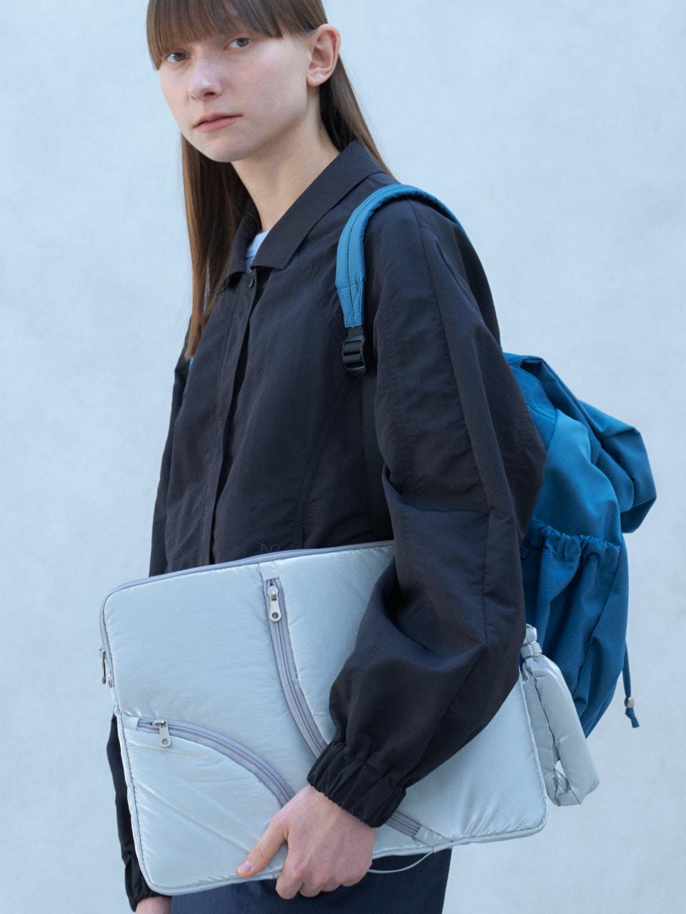 [4/5 예약판매] Lake 16" Laptop Clutch_Silver