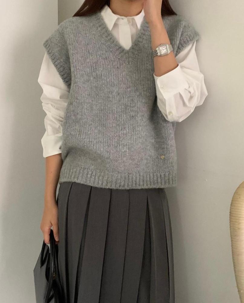 feb11 페브러리 클로이 베스트 슬리브리스 브이넥 니트 조끼 (3col)