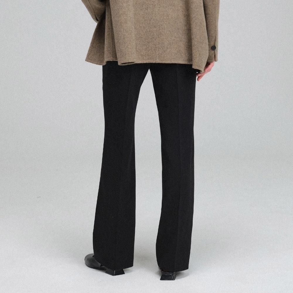 Essenstial Flared Slacks - Black