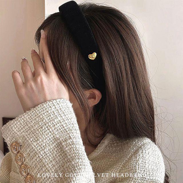 [당일출고] 벨벳 블랙 골드버튼 머리띠 하트 버튼 크리스마스 머리띠 여성 헤어밴드 2종