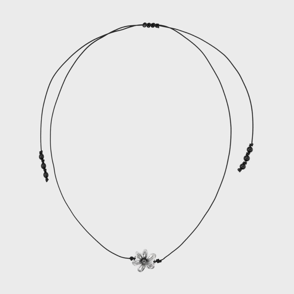 petal strap necklace-black