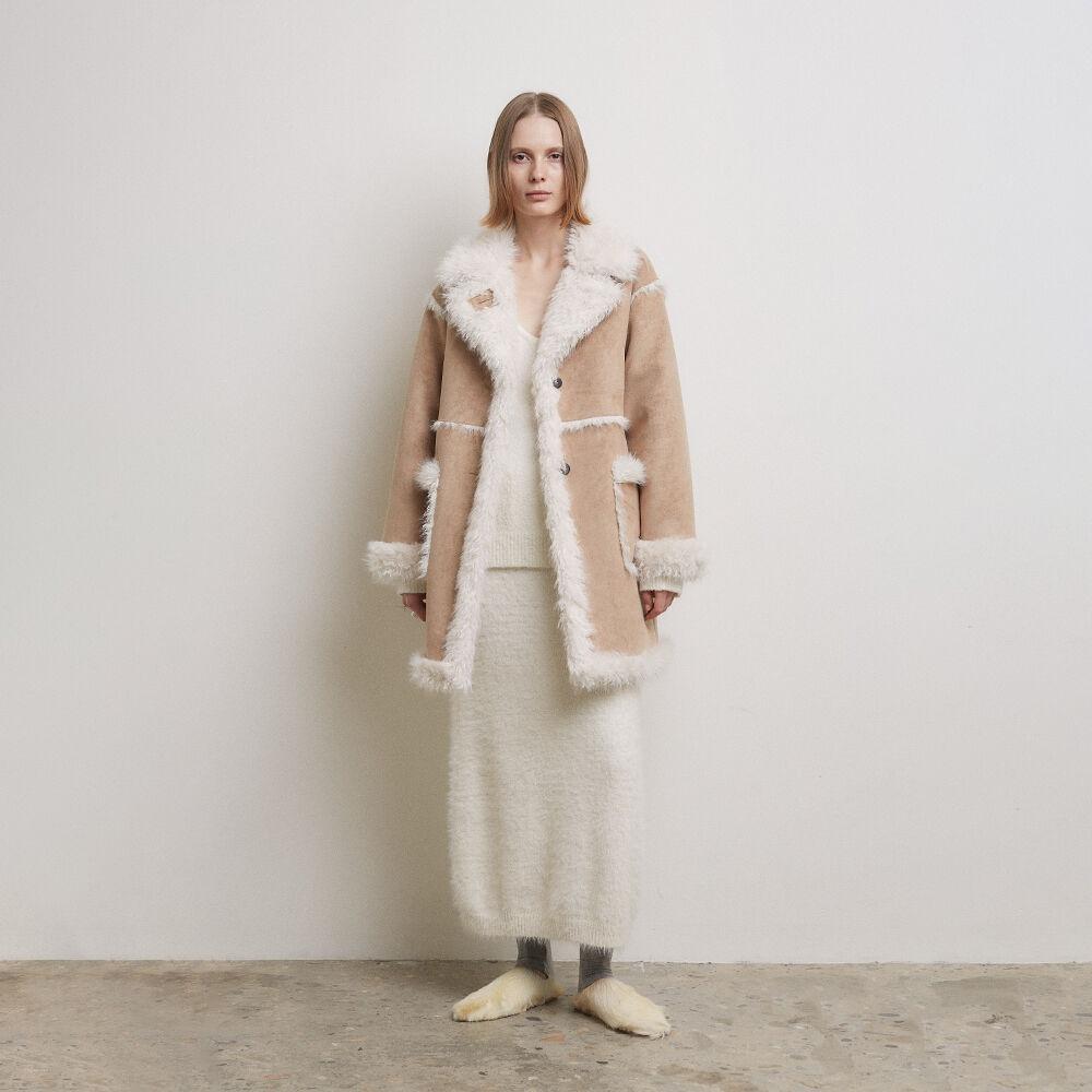 [임데이 PICK] REVERSIBLE MUSTANG COAT [BEIGE]