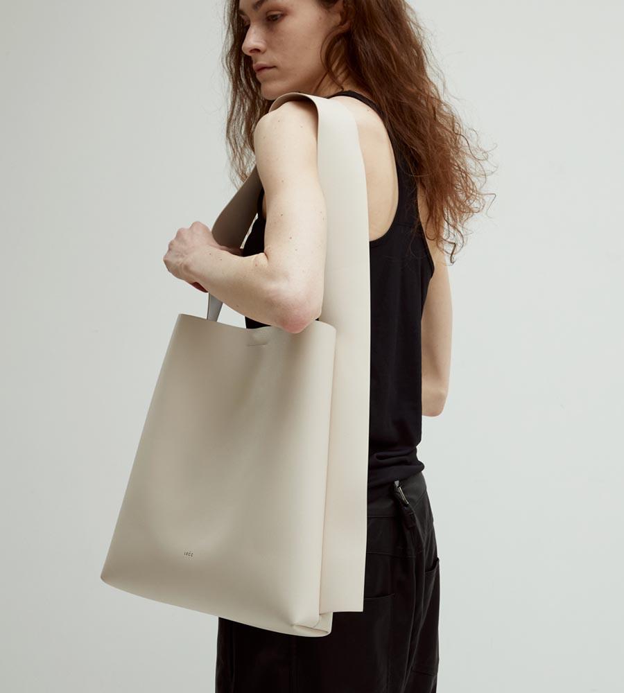 [PRE-ORDER 1월 9일부터 순차적 배송] ARC BIG BUCKET – Artificial Leather_IVORY