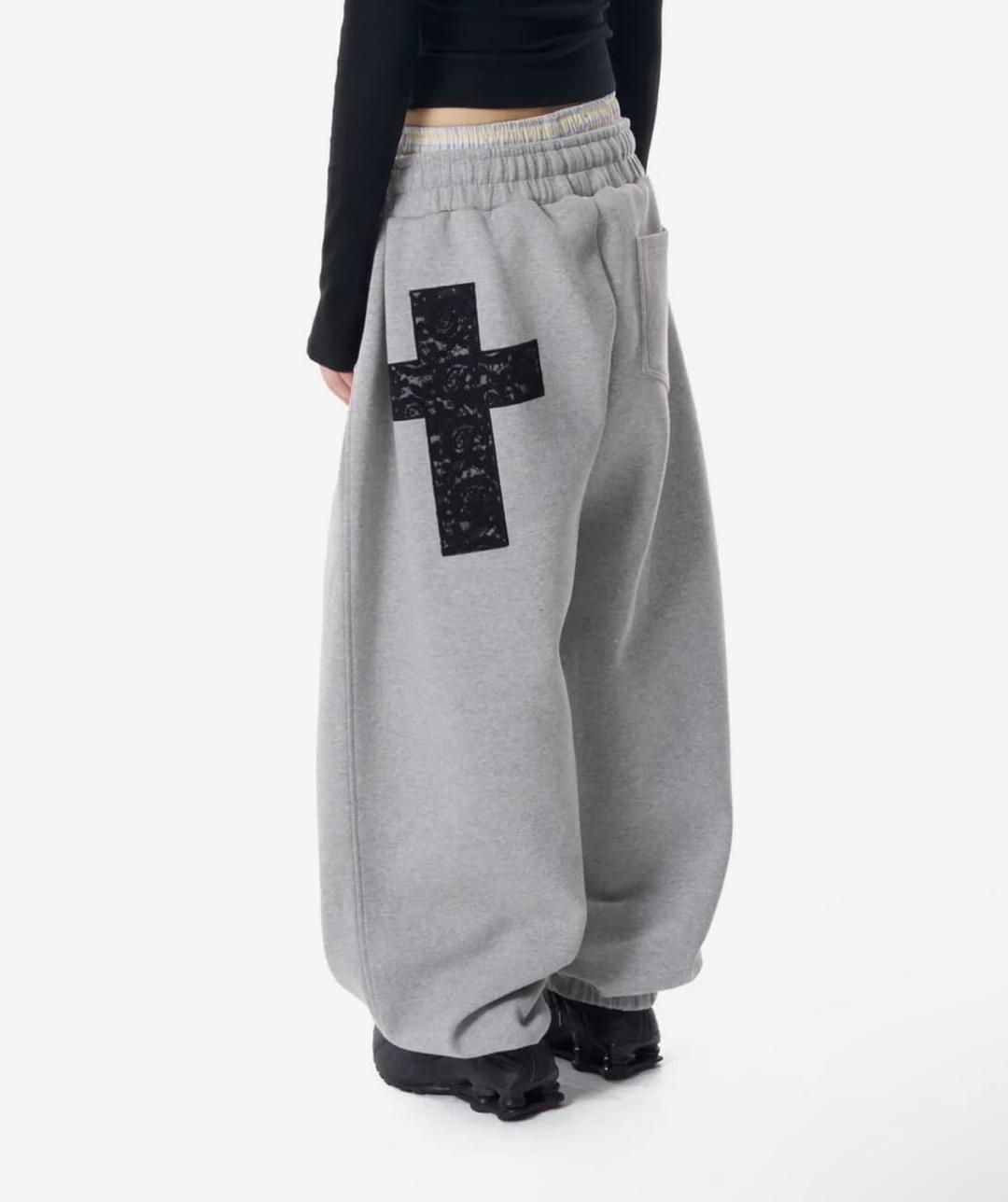 오늘만할인‼️아캄 Laced CROS2 Patch Sweatpants | 후루츠패밀리