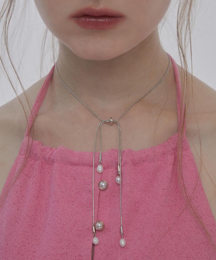 Pearl strap ribbon necklace