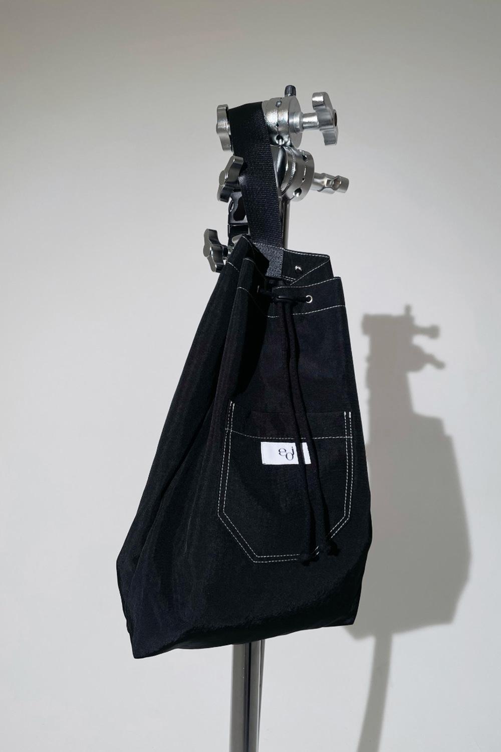 SOI STITCH BAG BLACK