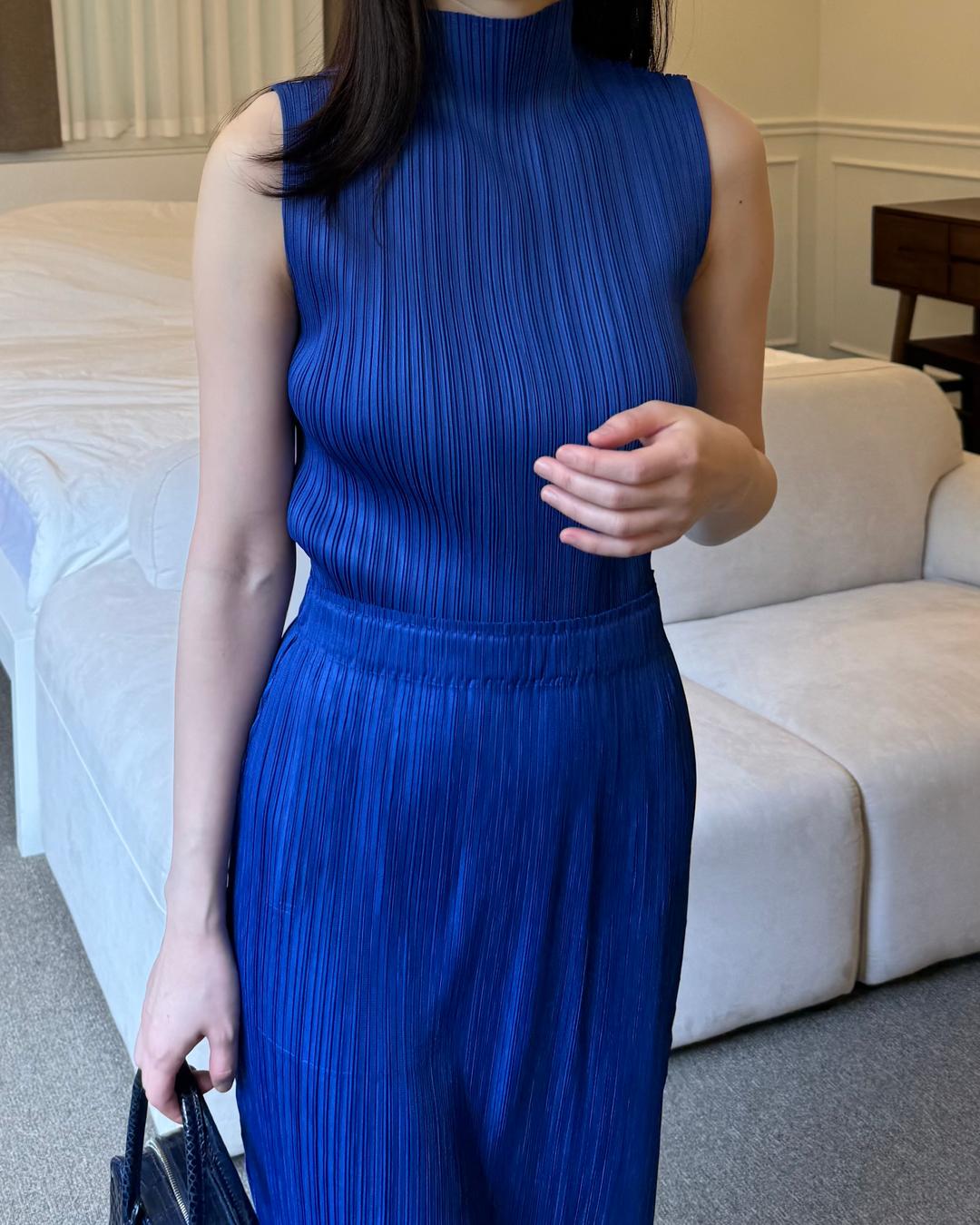 Pleats basic sleeveless - royal blue