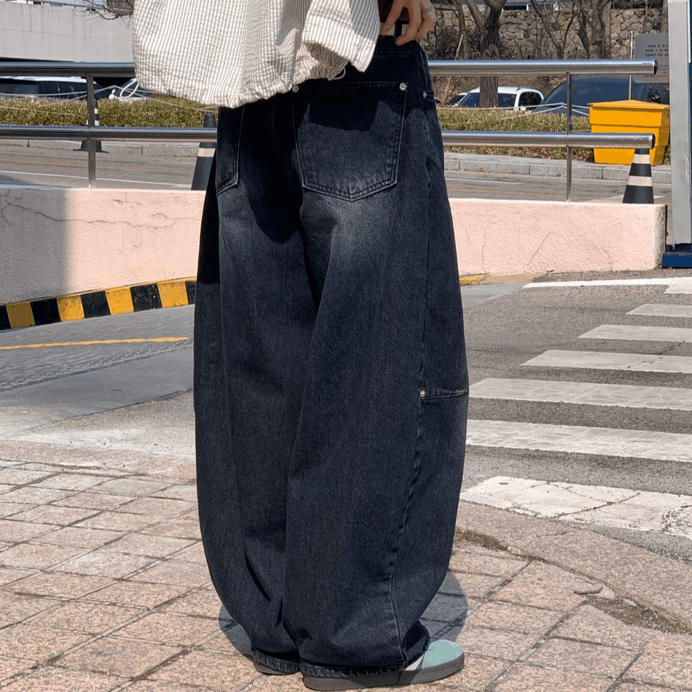 우누 [당일발송] 블랙 절개 와이드 팬츠 (1 color) 커브 네이비 진청 워싱 빈티지 라운딩 벌룬 봄 가을 OOT 우트 데님