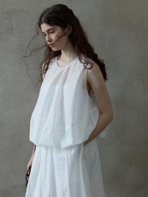 Spur 벌룬 나시 블라우스