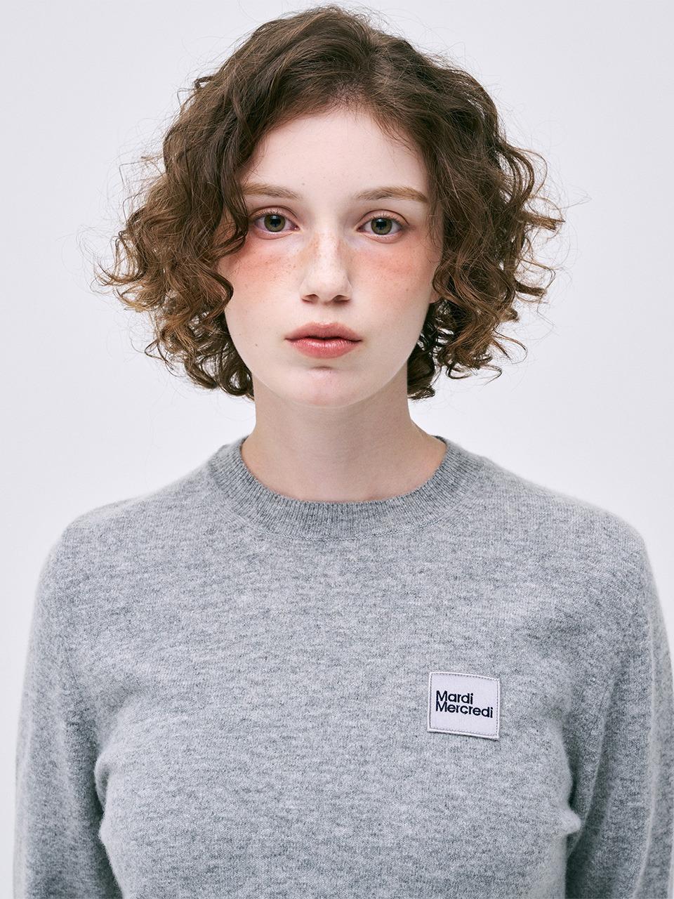 CASHMERE BLENDED ROUND NECK SQUARE LOGO_CHARCOAL