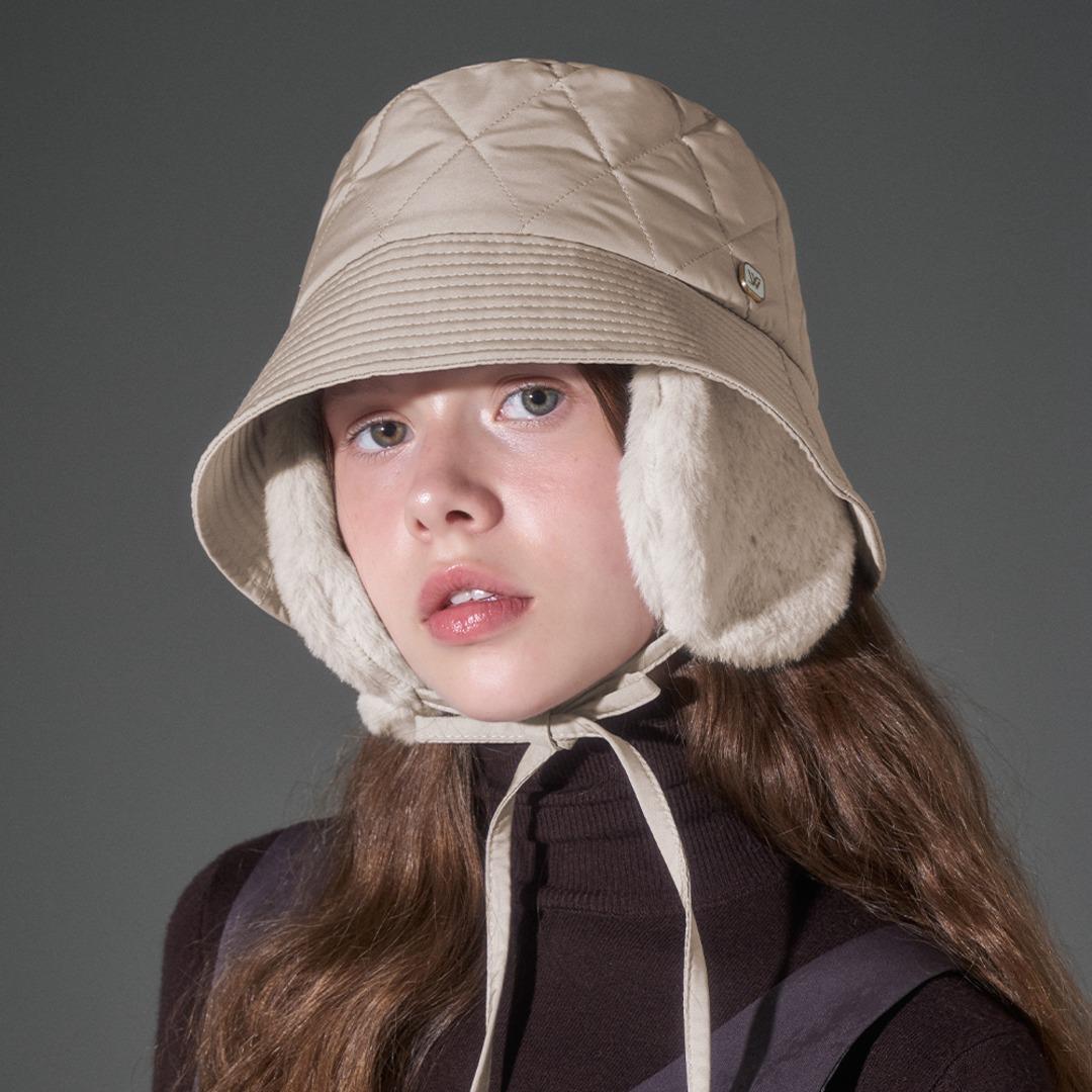 [화이트샌즈] 고밀도 퀼팅 패딩 귀달이 버킷햇 로바니