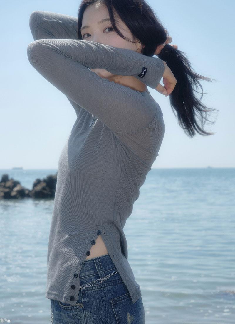 DIAGONAL BUTTON T / GRAY