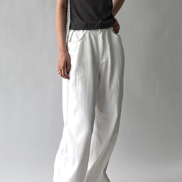 white denim pants