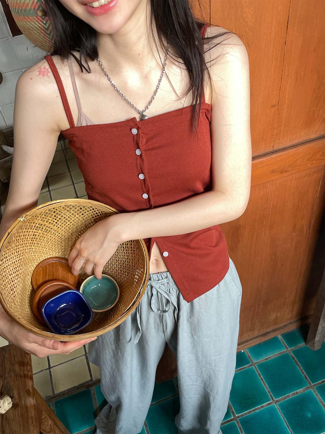 rich button sleeveless