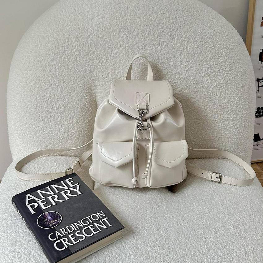 에이어패럴 [특가/자체제작 ] 글로시 복조리 백팩 미니 스트랩 가죽 보부상 실버 여행용 포켓 직장인 여행 가방 백팩 백 GB001(가을하객룩,드뮤어룩,가을데이트룩)