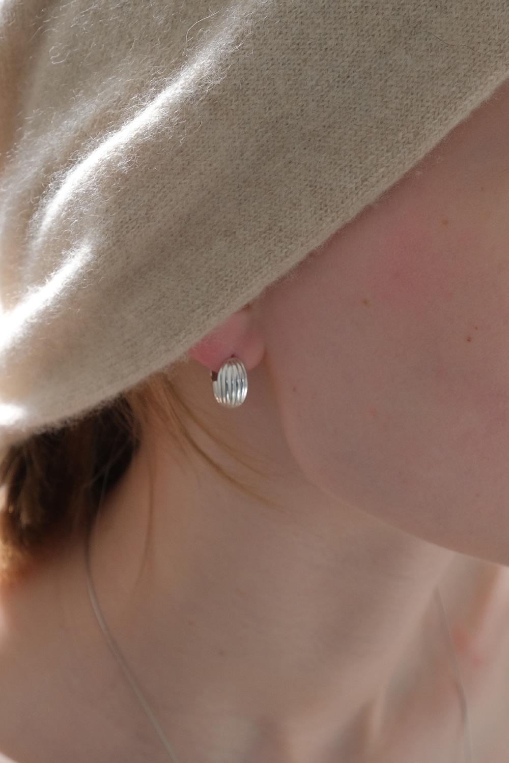 5차 예약배송 25FW Narrow Seed Earring