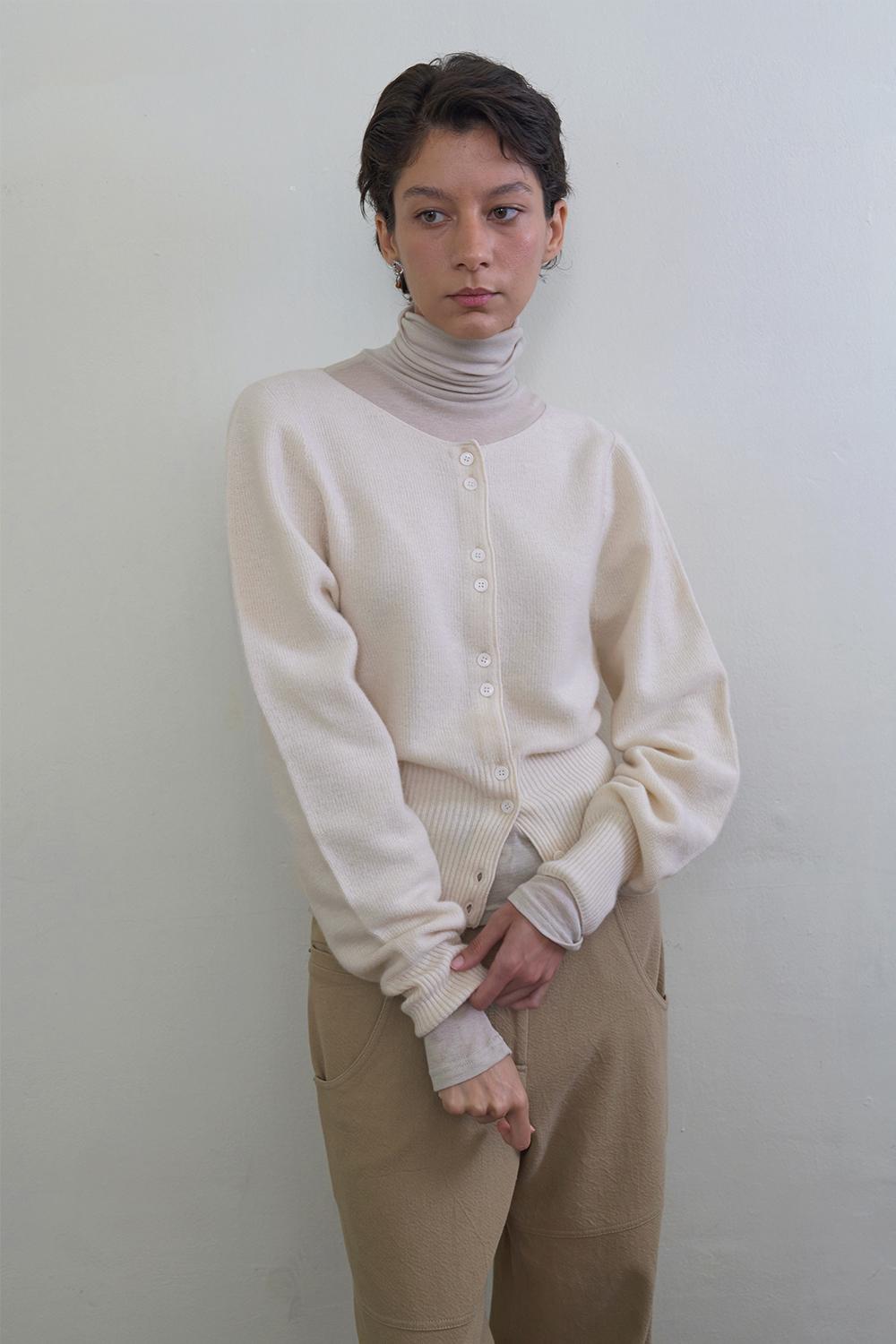 Button Point Wholegarment Knit Cardigan_Ivory