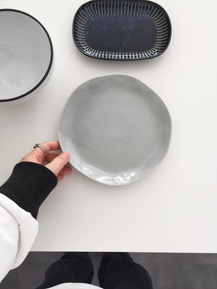 루다샵 그레이 웨이브 플레이트