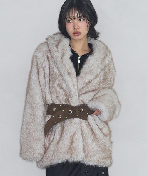 벨티드 코지 퍼 자켓 아이보리