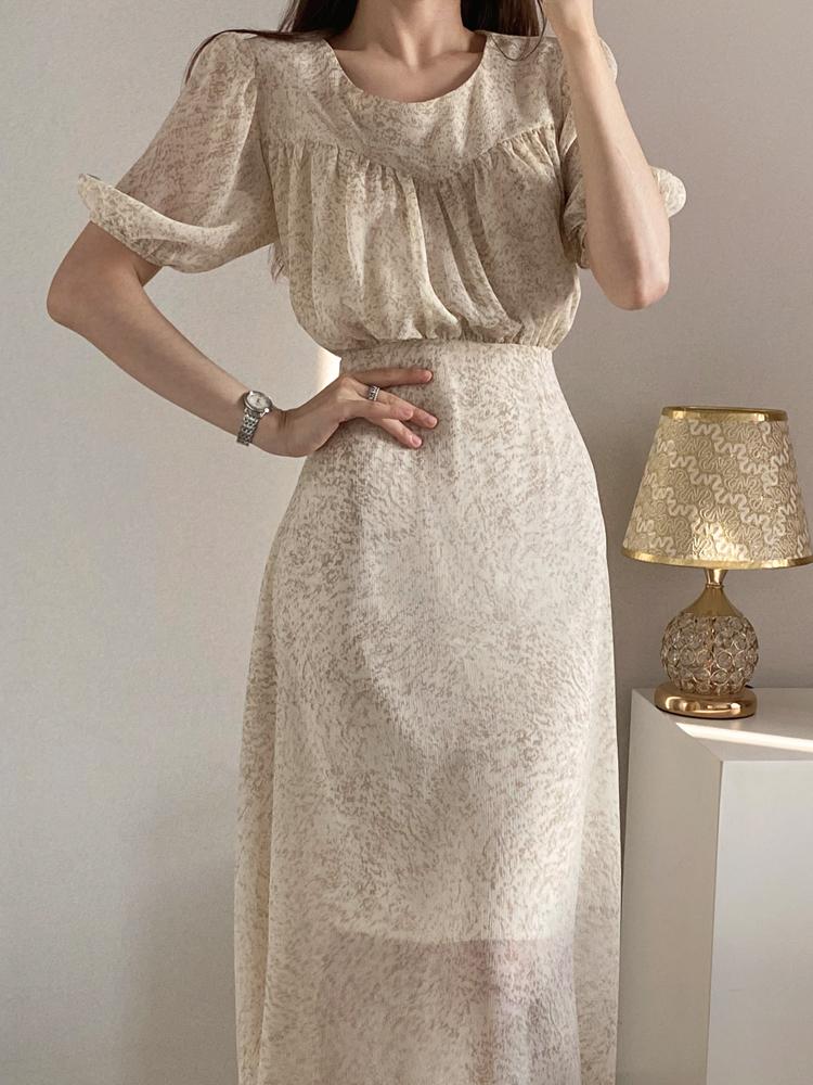 라운드넥 볼륨 셔링 에스닉패턴 퍼프소매 쉬폰 플레어 롱 원피스/여름 하객 휴양지 원피스