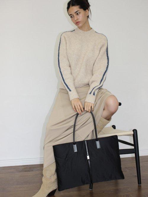 Padding Pillow Bag Black