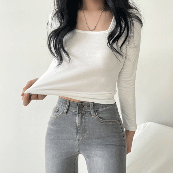 필수,디데이 스퀘어 긴팔티셔츠