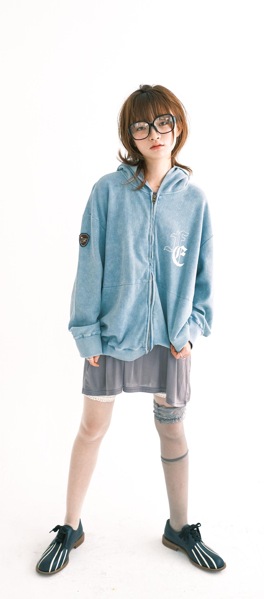 [F.E.E.S] color washing waffle zip-up (sky blue)