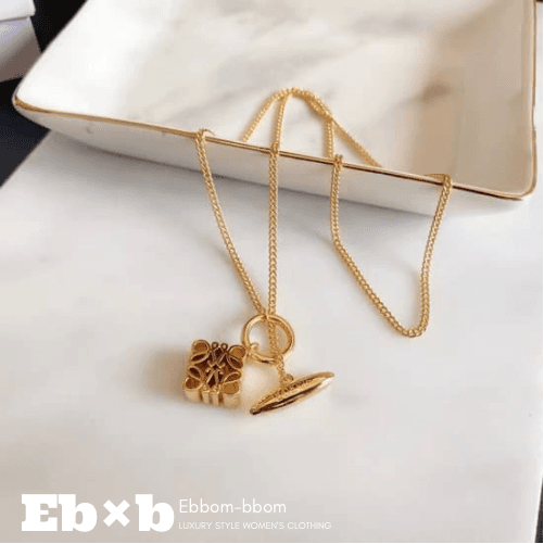 LOE. 아나그램 토글바 목걸이