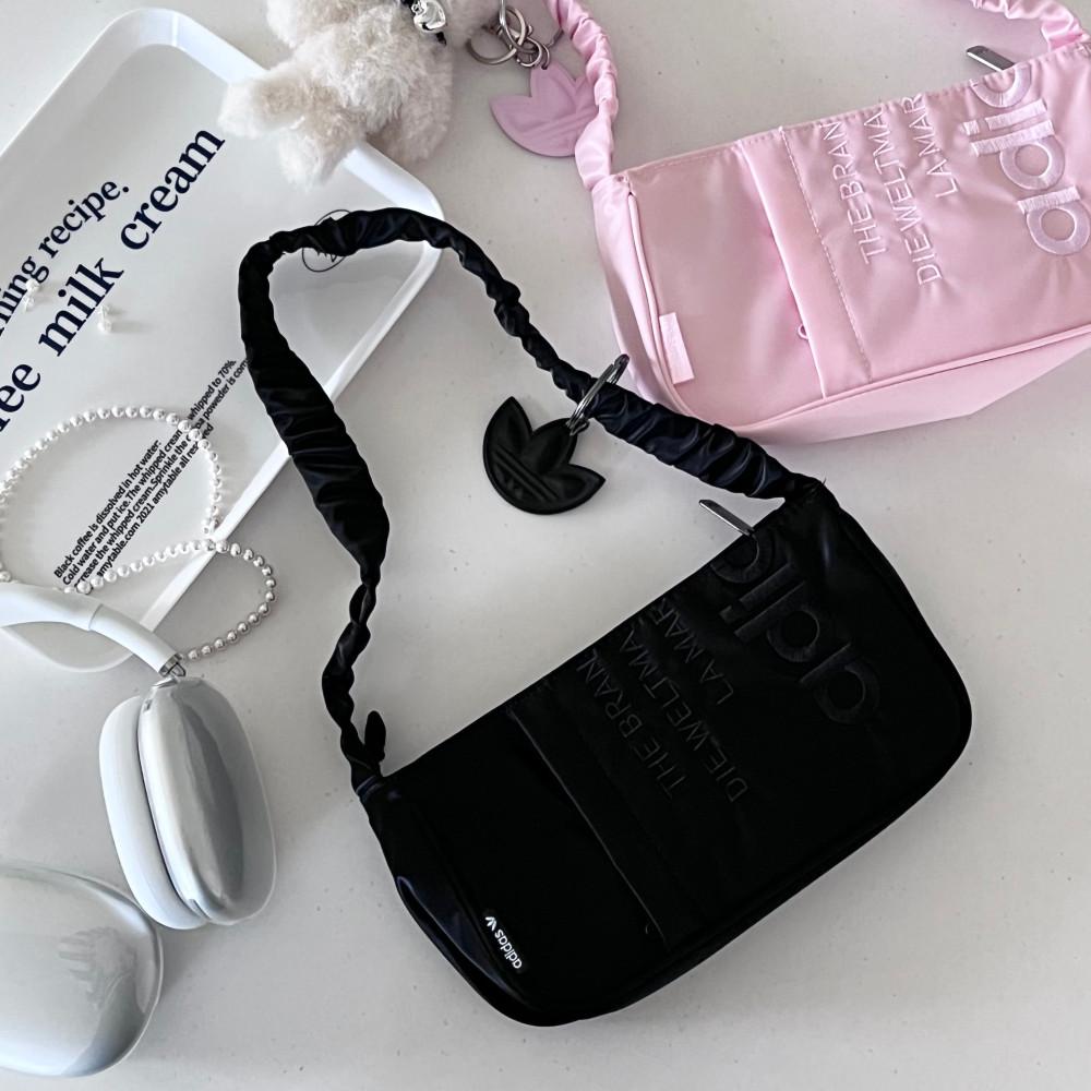 아디다스 오리지널스 링클 스트랩 미니백 블랙 / 핑크