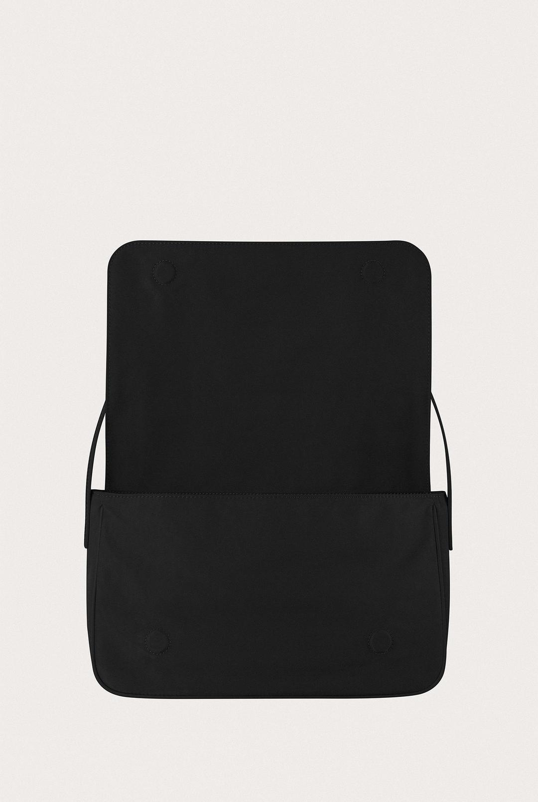 Manta Bag M - Black