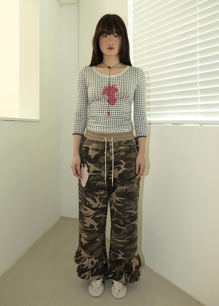 BERRY FRILL DRAWSTRING PANTS CAMO