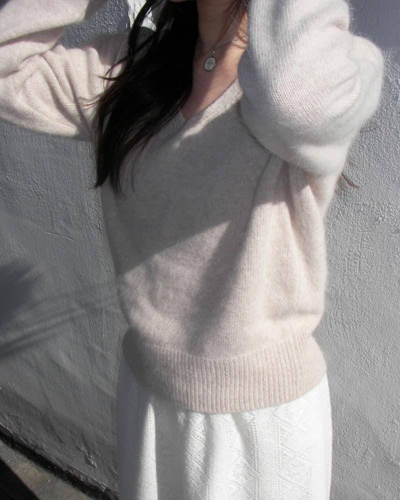 Plume angora v-neck knit (2color)