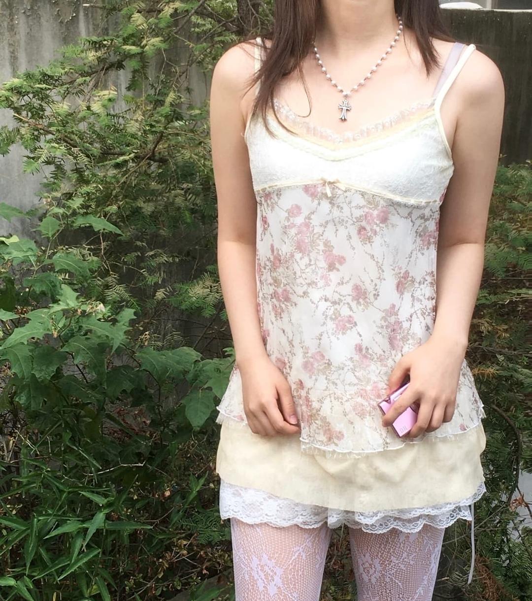 플라워 레이스 슬리브리스 | 후루츠패밀리