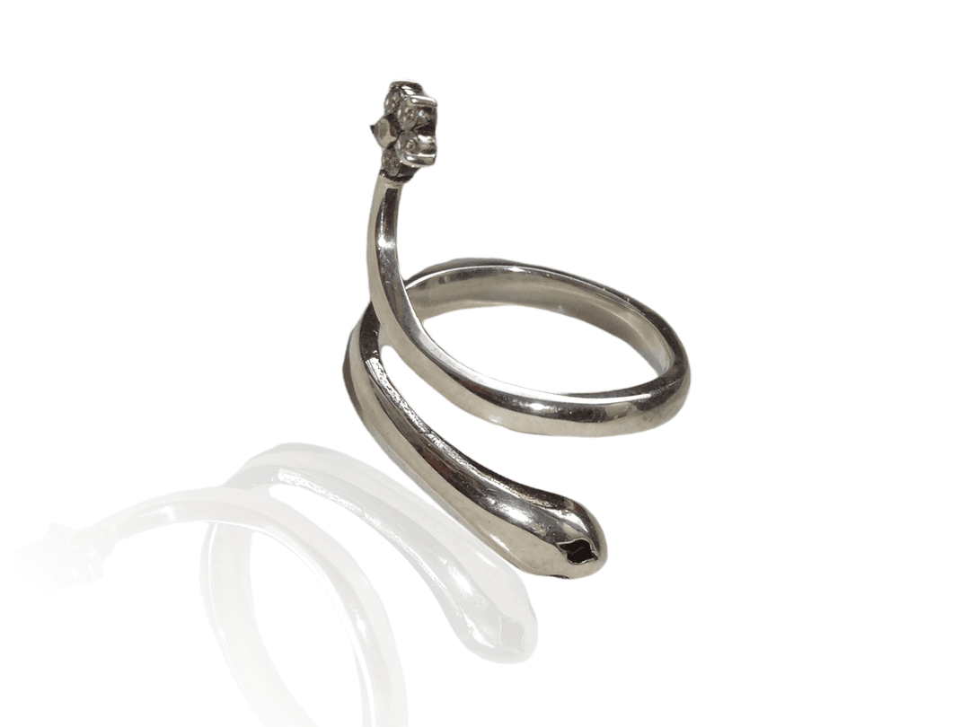 Snake cubic knuckle ring