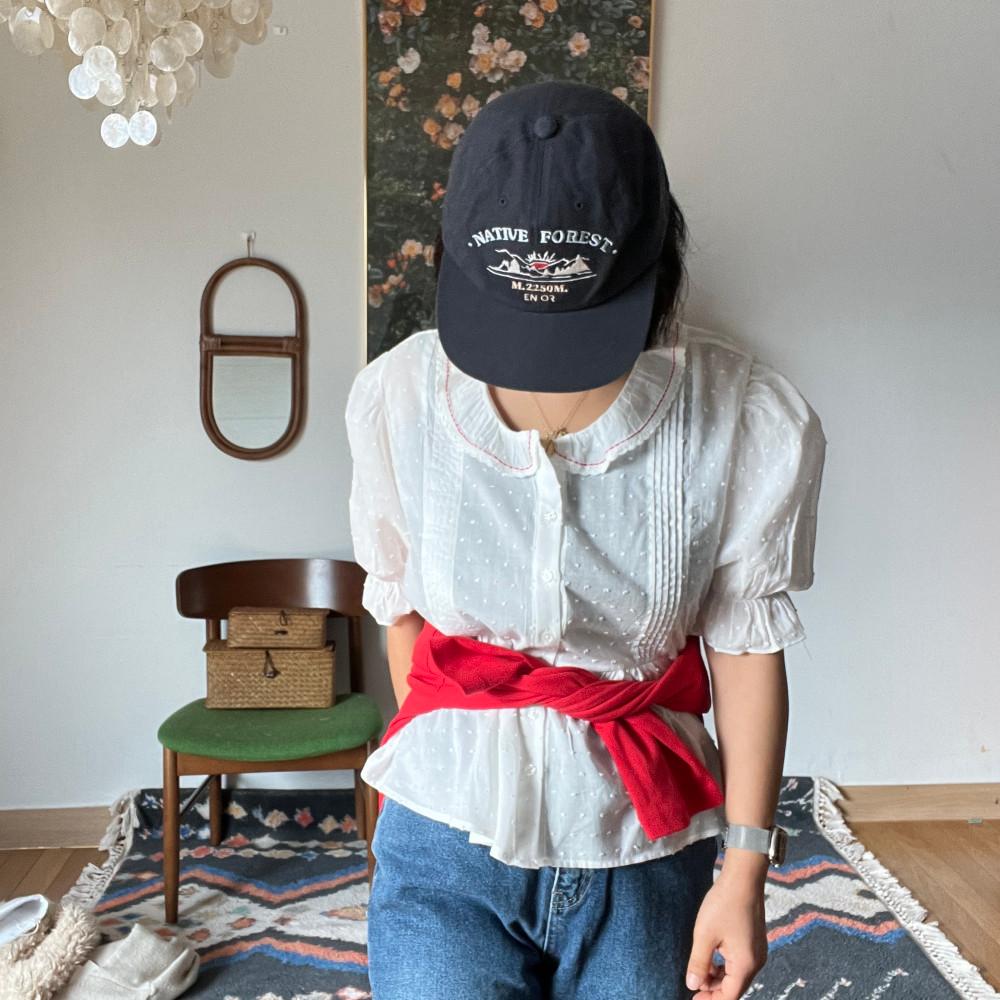 스티치 러플 블라우스