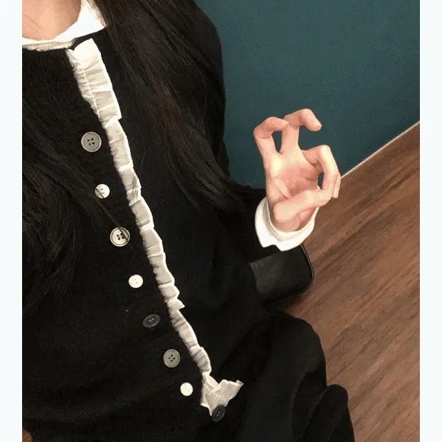[2color🖤] 코이 프릴 단추 가디건