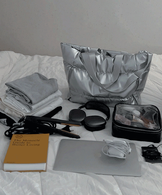 실버 패딩 크로스백