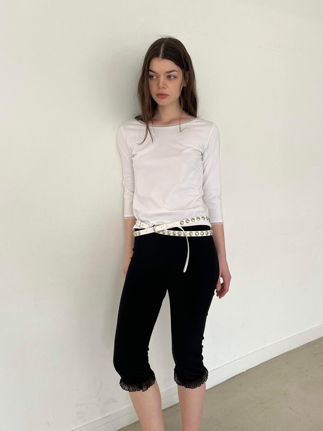 [*5/9 예약배송] Capri Pants with Ruffled Trim (Black)