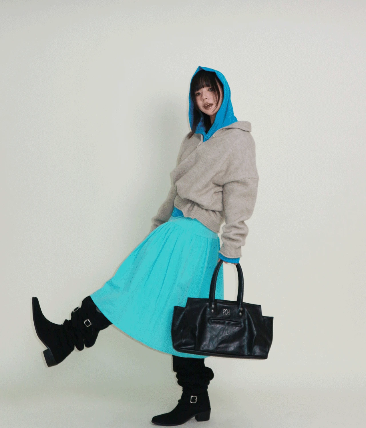 소르베 볼륨 버튼 디테일 스커트