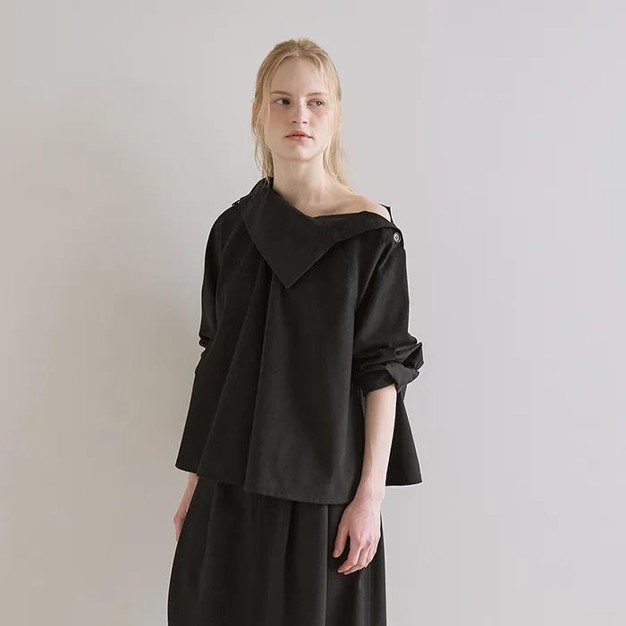Sarah Raglan Side-Button Blouse (Black)