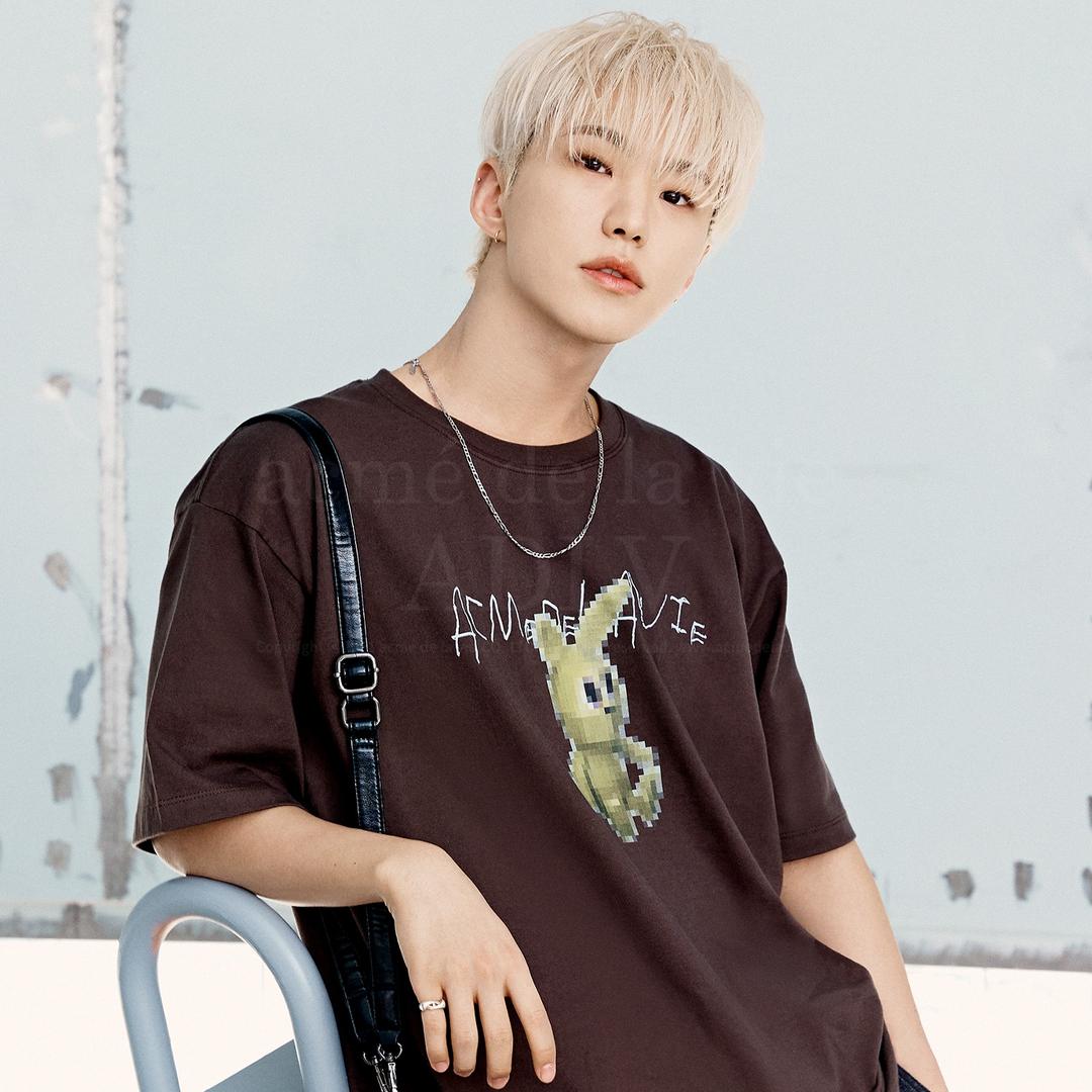 RETRO RABBIT SHORT SLEEVE T-SHIRT