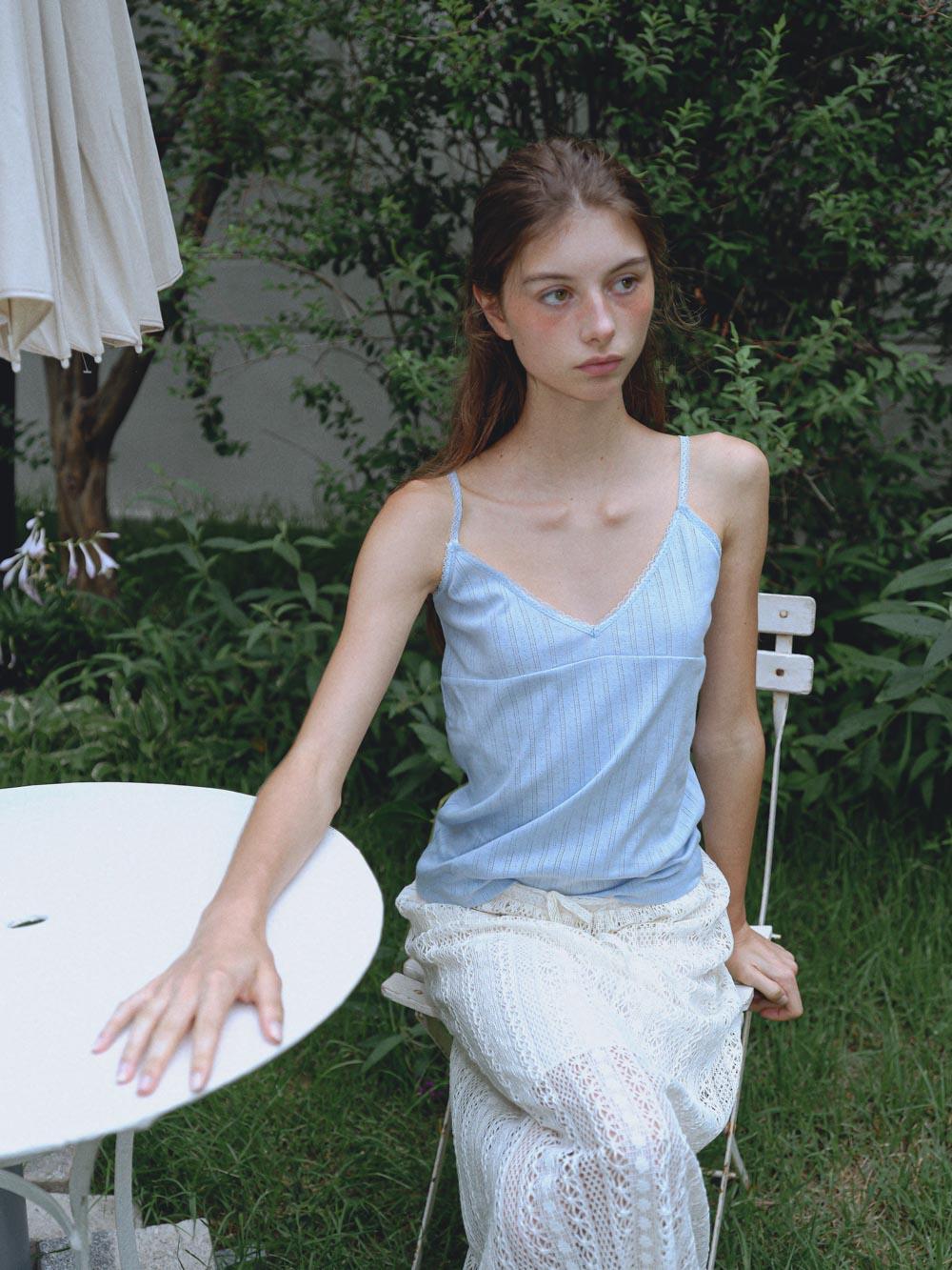 Lace sleeveless ( sky blue )