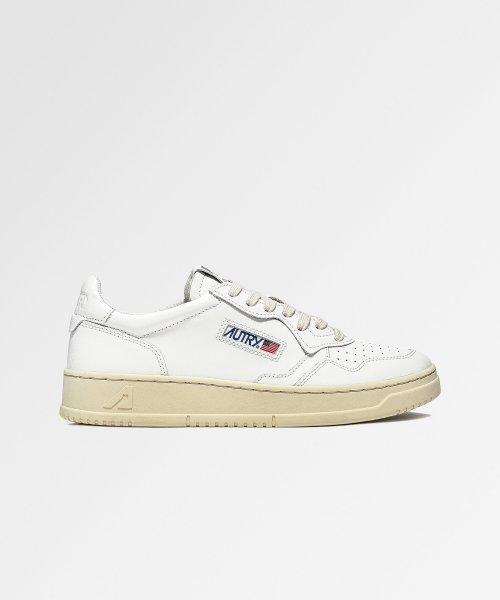 메달리스트 스니커즈 in leather white