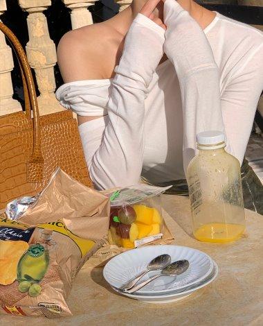 숄더 포인트 티