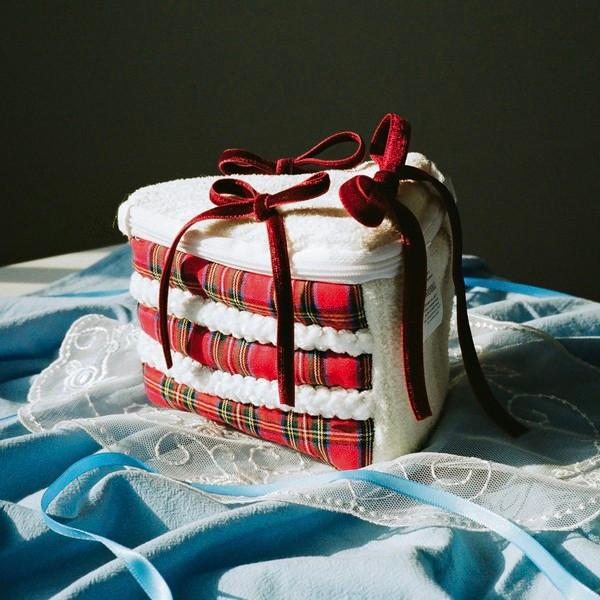 [Softy Cake Pouch] Red Velvet Ribbon Cake