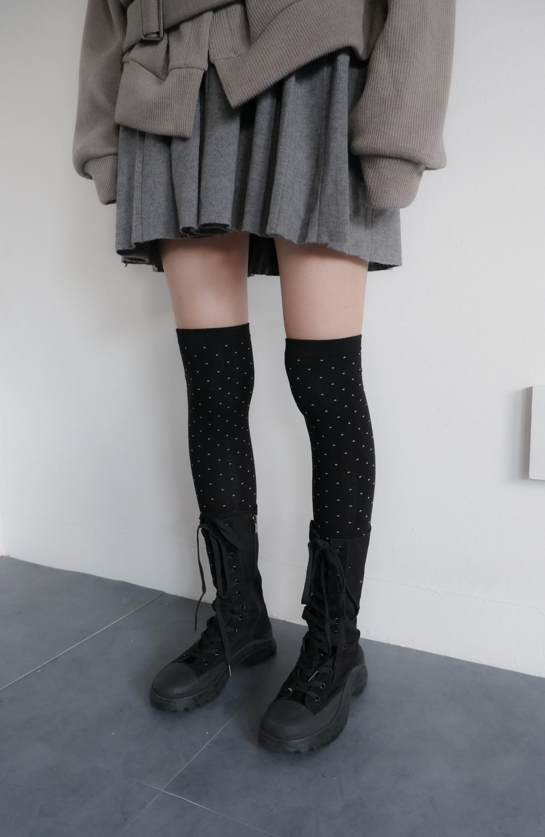Dots knee socks