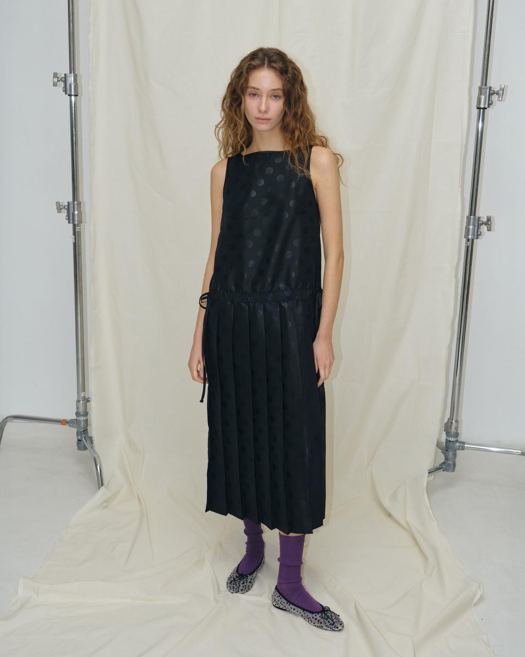 [4/28 순차 발송]BIG DOT PLEATED MAXI DRESS / BLACK